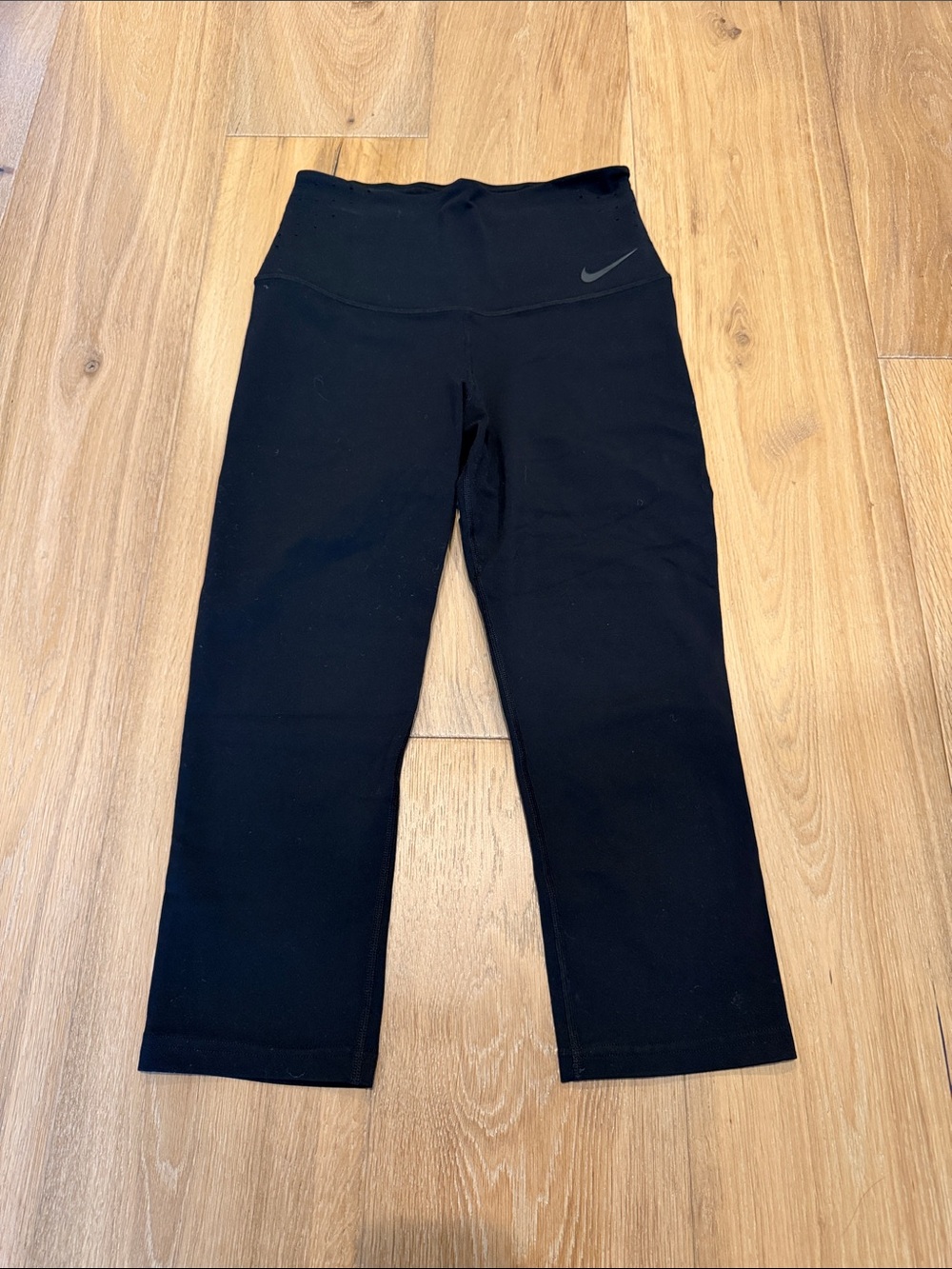 Nike Black Womens Cropped Performance Leggings
